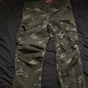 Mens Arizona Camouflage cargo pants- 34 x 30